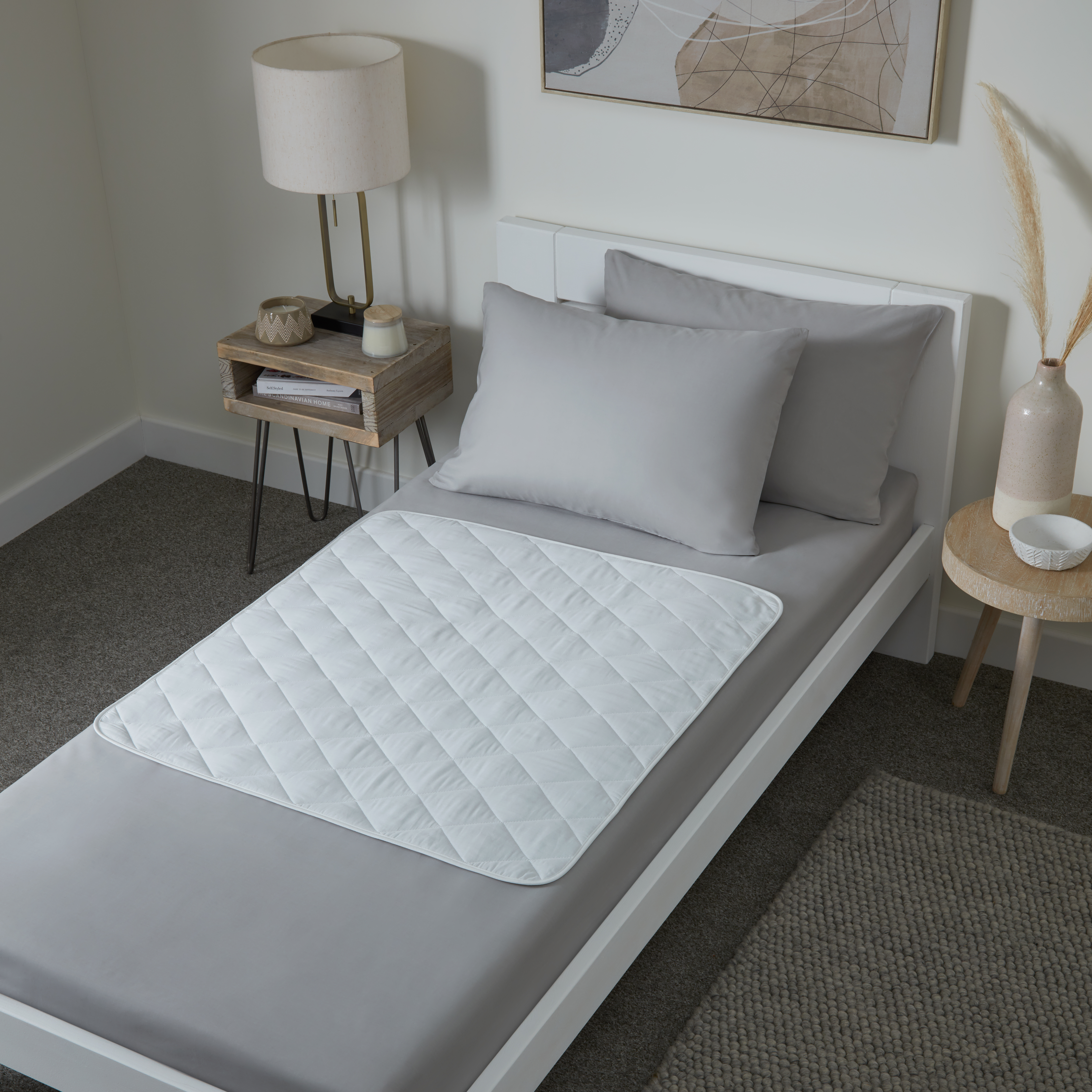 1.AHW004_Bed Pad_90x86cm_S-bed_without Duvet_MAIN